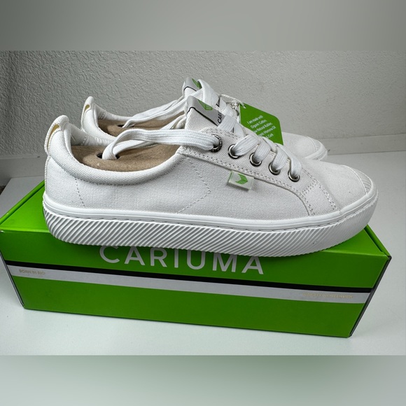 Cariuma Off-White Canvas
OCA LOW|NIB|The Perfect White Tennis Shoe! - Picture 12 of 14